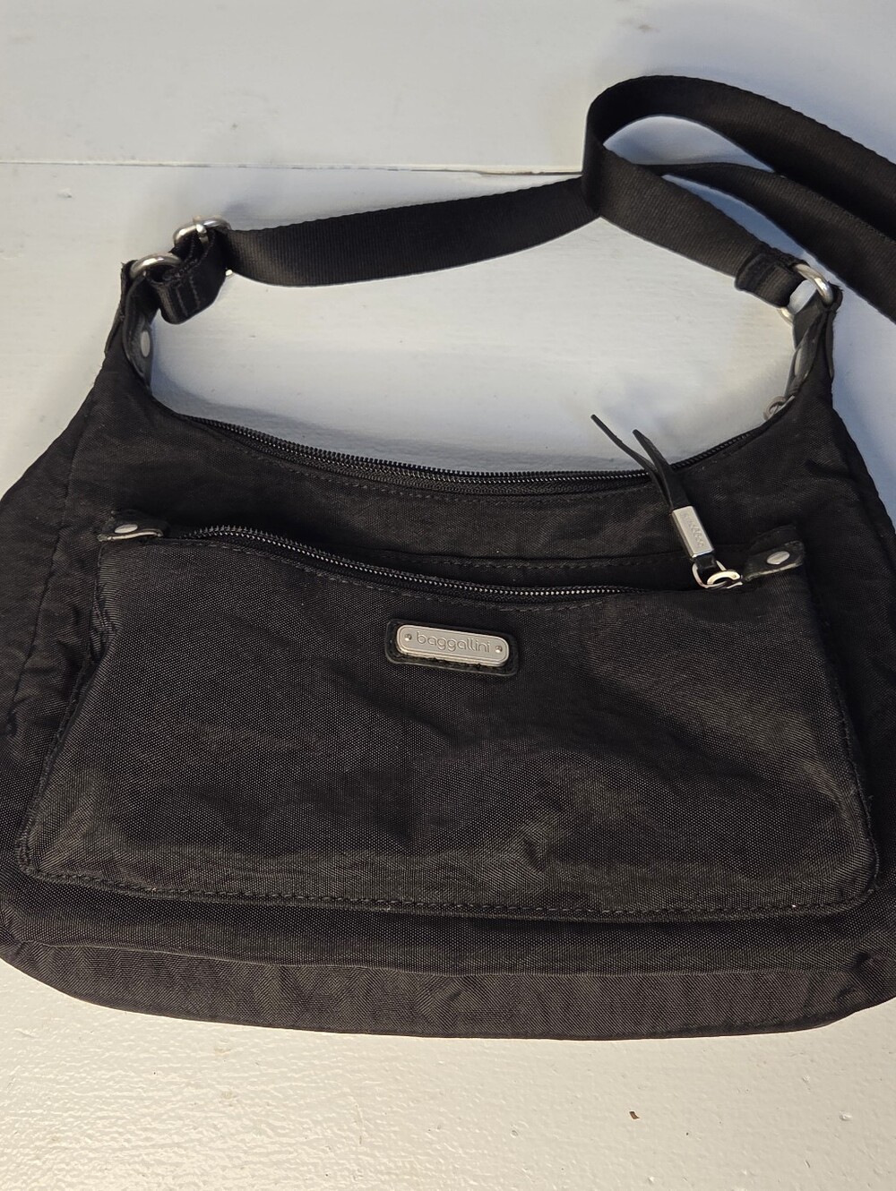 Baggallini Black Purse With Adjustable Cross Body Strap